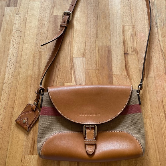 Burberry Henham Bag - Picture 2 of 12